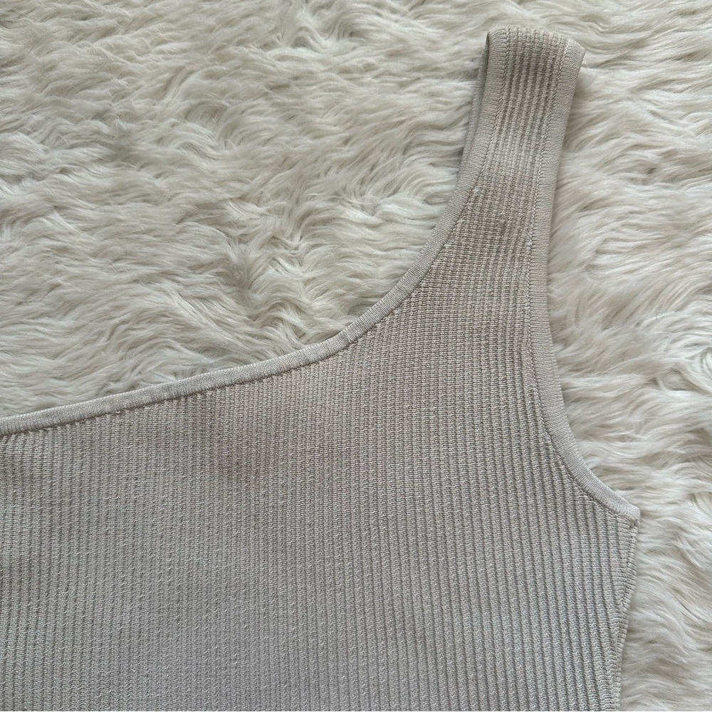 Aritzia Babaton Top Sculpt Knit One-Shoulder Cropped Tank Tight-fit Sz XS - Picture 4 of 10
